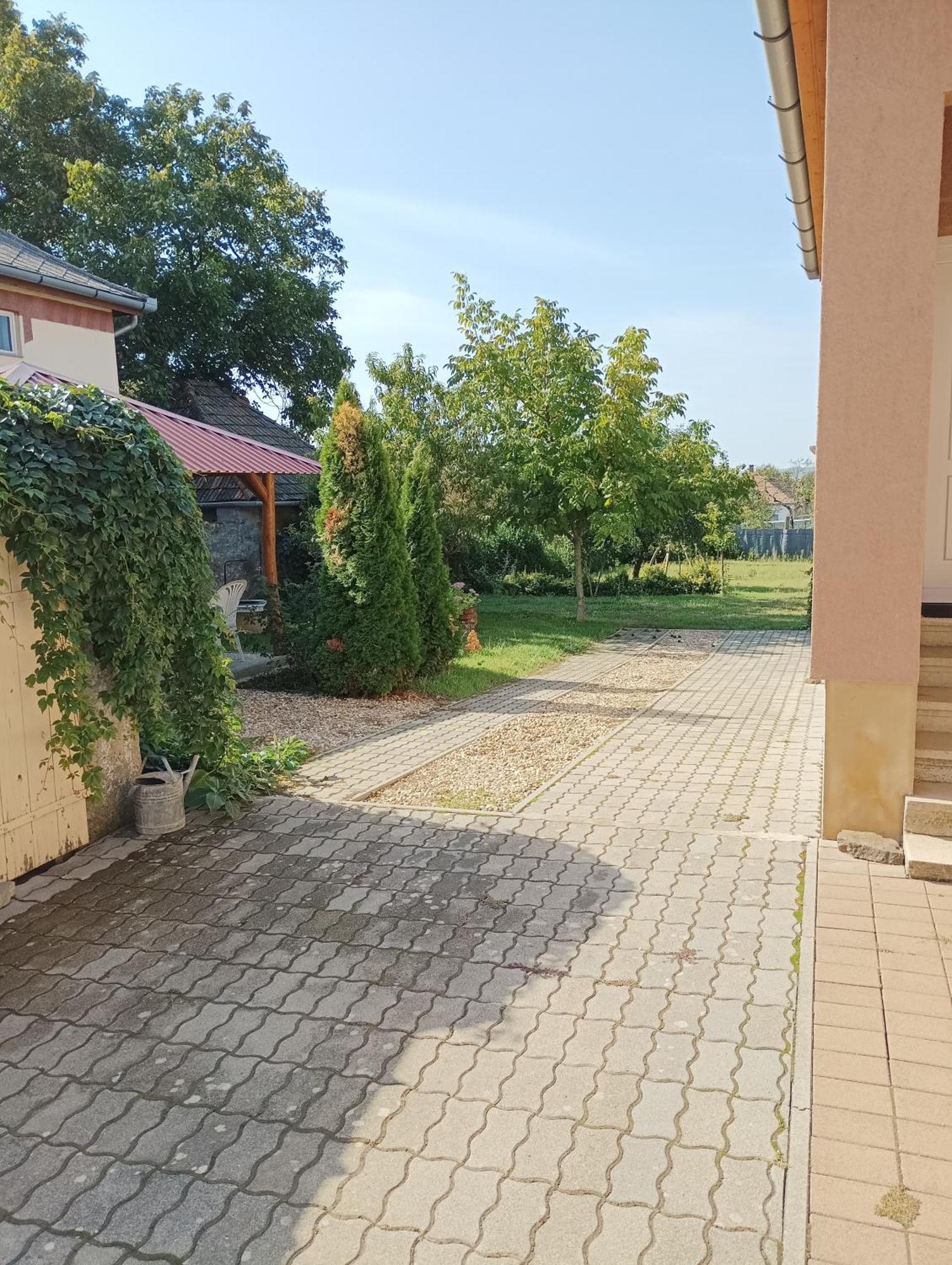 Bandi Vendeghaz Apartment Verpelet ภายนอก รูปภาพ