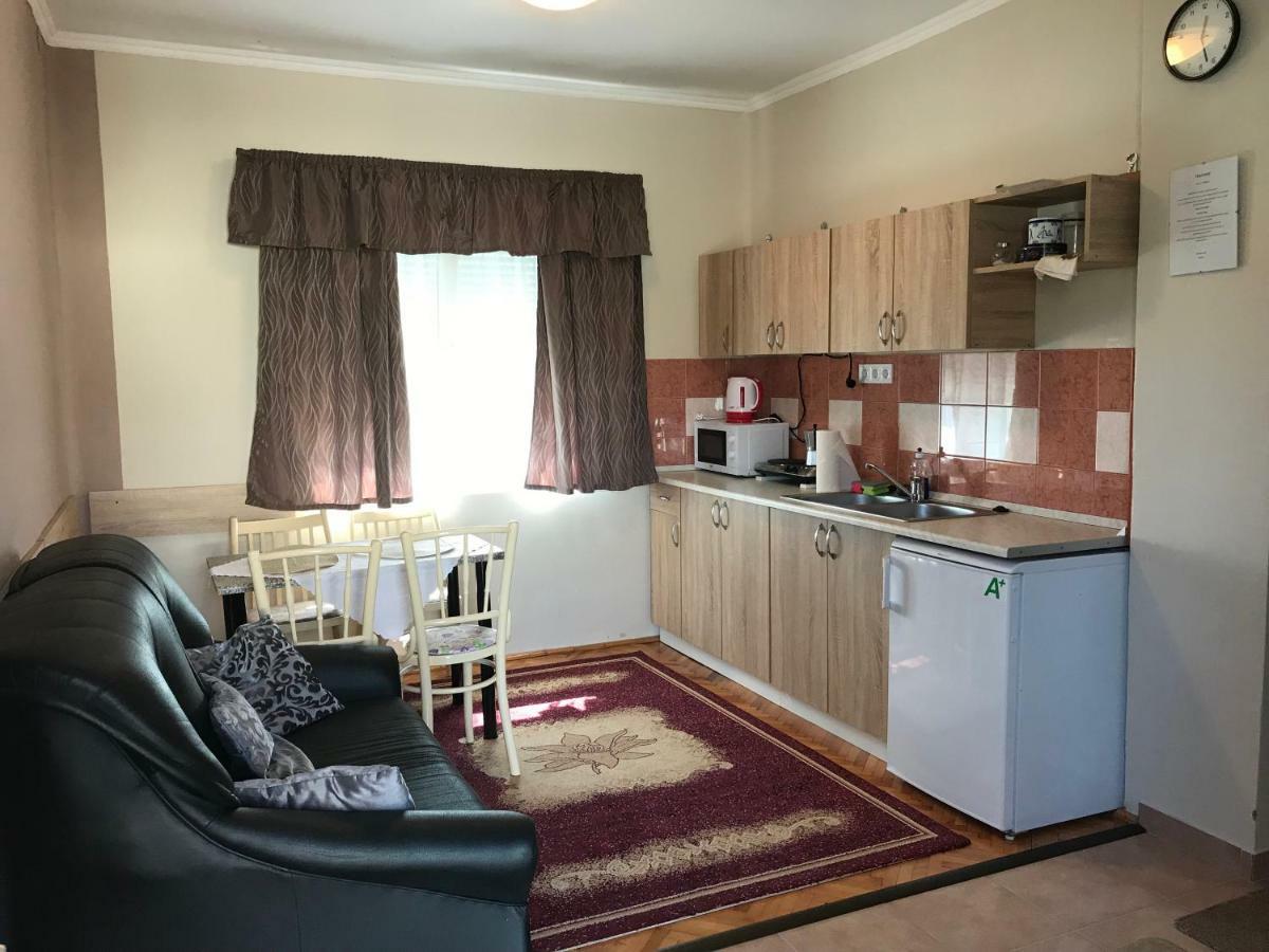 Bandi Vendeghaz Apartment Verpelet ภายนอก รูปภาพ